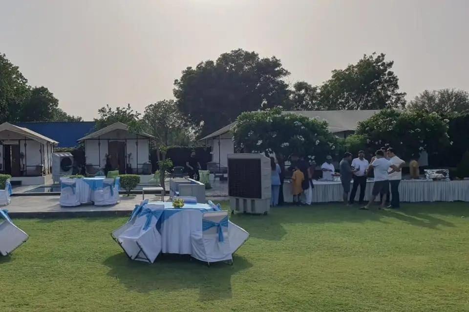 Luxury Farmhouse In Chhatarpur With Pool New Delhi Bagian luar foto