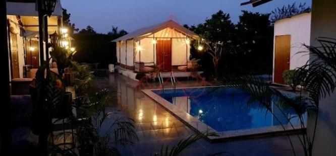 Luxury Farmhouse In Chhatarpur With Pool New Delhi Bagian luar foto