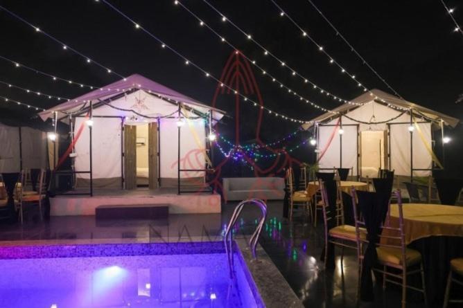 Luxury Farmhouse In Chhatarpur With Pool New Delhi Bagian luar foto