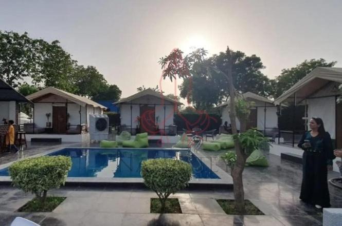 Luxury Farmhouse In Chhatarpur With Pool New Delhi Bagian luar foto