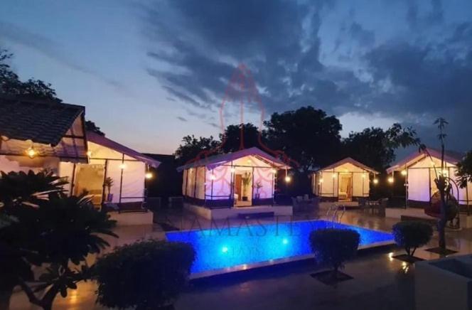 Luxury Farmhouse In Chhatarpur With Pool New Delhi Bagian luar foto